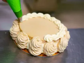 Vacherin meringué au caramel fait-maison